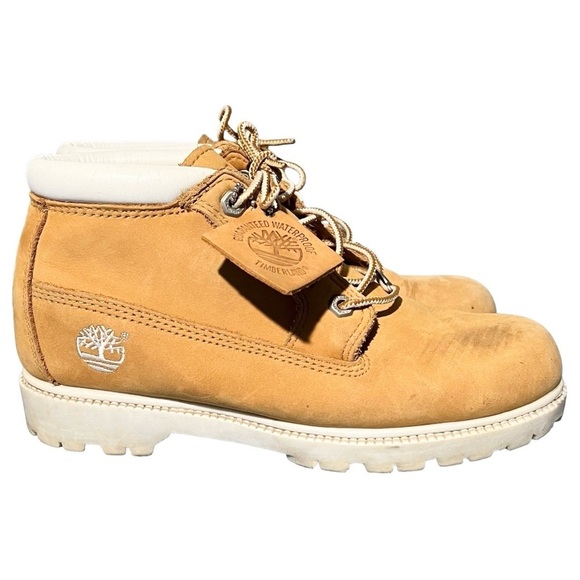 Timberland Boots Women’s Size 7.5 Wheat White Nellie Double Waterproof Ankle - Picture 1 of 13